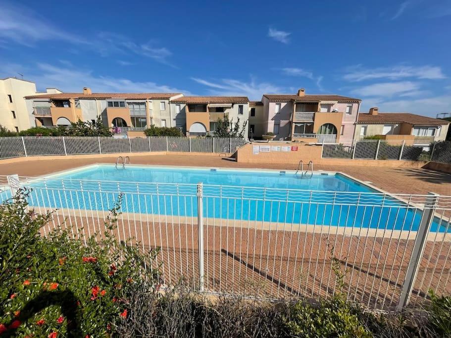 Appartement Cap D'Agde Dans Residence Avec Piscine Extérieur photo